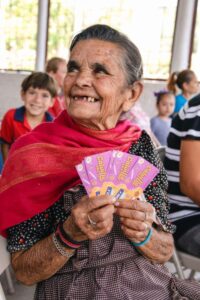 EL GOBIERNO DE CALVILLO CONTINÚA ENTREGANDO APOYOS