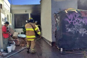BOMBEROS DEL MUNICIPIO DE AGUASCALIENTES SOFOCARON INCENDIO DE CASA HABITACIÓN