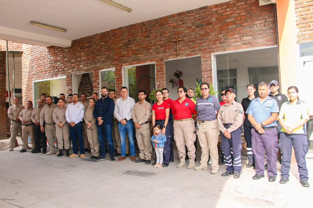 Arturo Cardona López, visitó a los elementos de la coordinación de Protección Civil, Bomberos y Atención Prehospitalaria