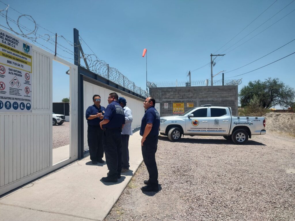 PROTECCIÓN CIVIL SUPERVISA MANTENIMIENTO EN UNA ESTACIÓN DE MEDICIÓN Y REGULACIÓN DE GAS NATURAL AL SUR DE LA CIUDAD