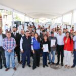 “TERE JIMÉNEZ CUMPLE EL SUEÑO DE 200 FAMILIAS EN CALVILLO CON LA ENTREGA DE SUS ESCRITURAS”