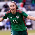 “LIZBETH OVALLE CONQUISTA AL MUNDO: SU GOL DE ‘ESCORPIÓN’ GANA EL PREMIO MARTA EN THE BEST DE LA FIFA”