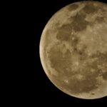 “LA LUNA DEL LOBO ABRE EL 2026 ENTRE LUZ PLATEADA Y METEOROS: UN ESPECTÁCULO CELESTE PARA ARRANCAR EL AÑO”