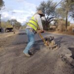 “CALVILLO REFUERZA SU INFRAESTRUCTURA VIAL CON TRABAJOS DE BACHEO EN LA RUTA A MALPASO”