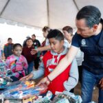 “DIF MUNICIPAL LLEVA APOYO DIRECTO A LA NIÑEZ DE PEÑUELAS CON ENTREGA DE JUGUETES Y ROPA”