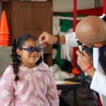 “DANIEL ROMO LLEVA SALUD VISUAL A LAS AULAS DE CALVILLO PARA FORTALECER EL APRENDIZAJE DE LA NIÑEZ”