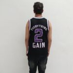 “DERTIENEN MUNICIPALES A SUJETO POR GOLPEAR A SU PAREJA EN CARA Y CUERPO EN VISTAS DE ORIENTE”