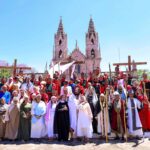 “CALVILLO SE DETIENE Y VIVE CON FUERZA EL VIACRUCIS QUE CONMUEVE A CIENTOS DE LOCALES Y VISITANTES EN EL CORAZÓN DE ESTE PUEBLO MÁGICO”