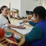 “CAÍDA LA DEJÓ SIN PODER MOVER SU MANO Y HOY VUELVE A EMPEZAR GRACIAS A REHABILITACIÓN EN EL DIF ESTATAL”