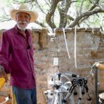 “TRAS 60 AÑOS ORDEÑANDO A MANO, DON RAMÓN RECIBE UNA HERRAMIENTA QUE LE CAMBIÓ LA VIDA”