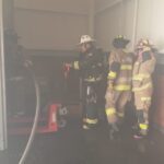 “MÁS DE 50 TARIMAS ARDIERON EN JESÚS MARÍA Y BOMBEROS EVITARON QUE EL FUEGO DEVORARA LA FÁBRICA”
