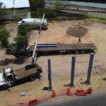 “NUEVO PUENTE DE PIRULES YA PRESENTA UN IMPORTANTE AVANCE CON LA COLOCACIÓN DE LAS COLUMNAS DE ACERO EL CUAL DARÁ SEGURIDAD A VECINOS, ESTUDIANTES Y TRABAJADORES”